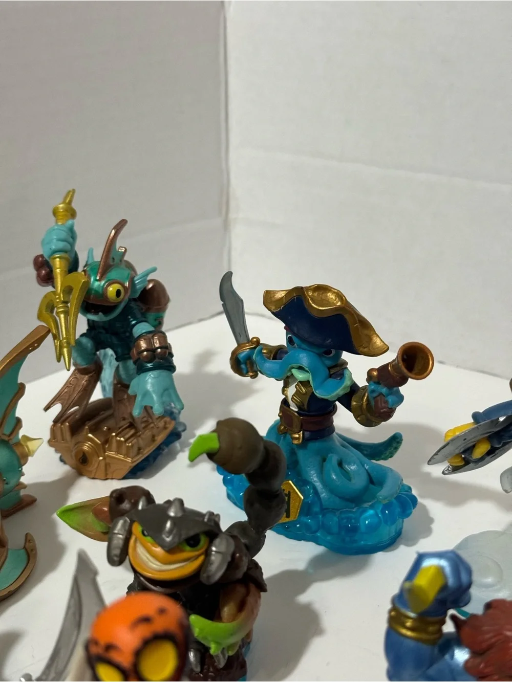 Skylanders 20 Piece Lot Figures Vehicles SuperChargers Trap Team Nintendo